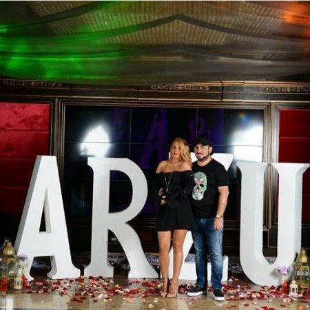 Arzu Həmzəyeva "ulduz" yağışına tutuldu Arzu Həmzəyeva "ulduz" yağışına tutuldu
