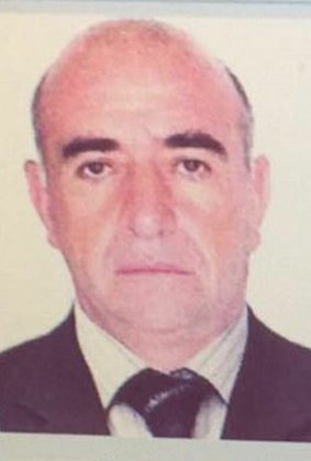 Bakıda torpaq fırıldaqçısı vətəndaşları necə aldadıb... Bakıda torpaq fırıldaqçısı vətəndaşları necə aldadıb...