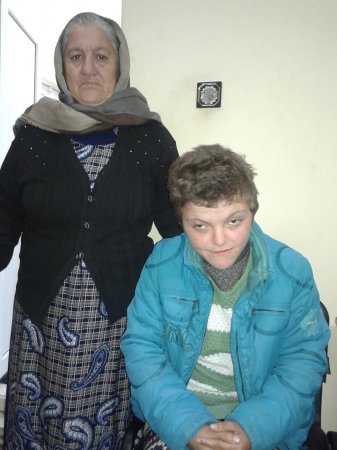 Beyin iflici olan qıza əlillik vermirlər... Beyin iflici olan qıza əlillik vermirlər...