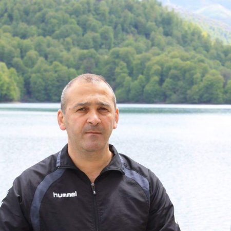 İşdən çıxarılan gəncəli müəllim ittiham irəli sürdü İşdən çıxarılan gəncəli müəllim ittiham irəli sürdü