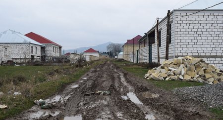 Ağstafada icra hakimiyyəti camaatı eşitmir... Ağstafada icra hakimiyyəti camaatı eşitmir...