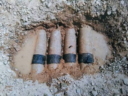 Bakıda nazirlikləri rabitə ilə təmin edən xətlər dağıdıldı Bakıda nazirlikləri rabitə ilə təmin edən xətlər dağıdıldı