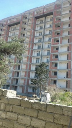“Binanın yan-yörəsini məmur villaları və kommersiya obyektləri zəbt edib” “Binanın yan-yörəsini məmur villaları və kommersiya obyektləri zəbt edib”
