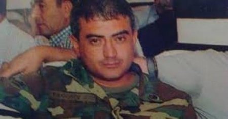 "Dedim ki, niyə məni süründürürsünüz" "Dedim ki, niyə məni süründürürsünüz"