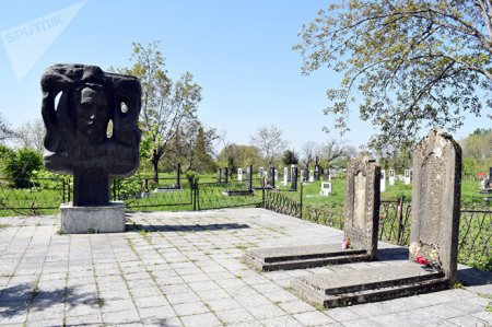 Onu ermənilər zəhərləyib, biz isə biganlıik edirik... Onu ermənilər zəhərləyib, biz isə biganlıik edirik...