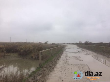 İcra başçısı sakinləri dinləmək belə istəmir... İcra başçısı sakinləri dinləmək belə istəmir...