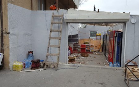 "Obyektin qanunsuz tikili olmasına dair sənədlərim var..." "Obyektin qanunsuz tikili olmasına dair sənədlərim var..."
