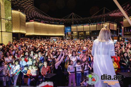 Röyanın Dubay konsertindən görüntülər...