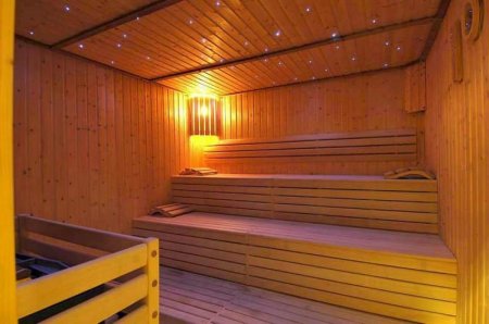 Baş nazirin 1-ci müavinin qardaşı Avropada masaj salonu işlədir Baş nazirin 1-ci müavinin qardaşı Avropada masaj salonu işlədir