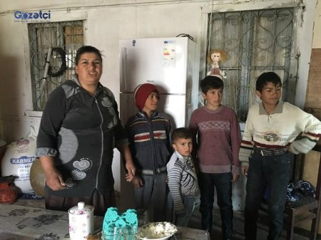 Sahil Babayevin kriteriyalarına görə bu ailəyə sosial yardım düşmür... Sahil Babayevin kriteriyalarına görə bu ailəyə sosial yardım düşmür...