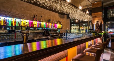 Azərbaycanlı deputatın Berlinin mərkəzindəki milyonluq restoranı Azərbaycanlı deputatın Berlinin mərkəzindəki milyonluq restoranı