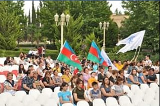 Qoca Səmədov özü-özünə problem yaradır... Qoca Səmədov özü-özünə problem yaradır...