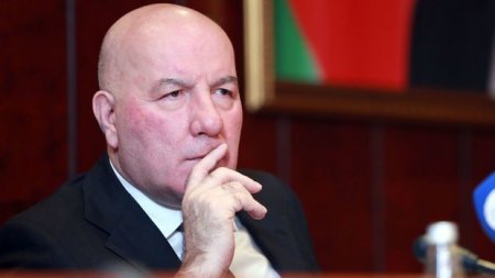 Elman Rüstəmovun yerinə onu gətirirlər... Elman Rüstəmovun yerinə onu gətirirlər...