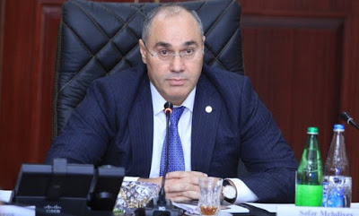 Qohumları onun hesabına istədiklərini edirlər... Qohumları onun hesabına istədiklərini edirlər...