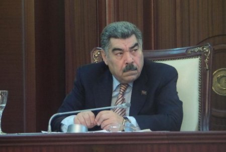 Hacıqabulda başçı yerli maliyyə ilə dil tapa bilib... Hacıqabulda başçı yerli maliyyə ilə dil tapa bilib...