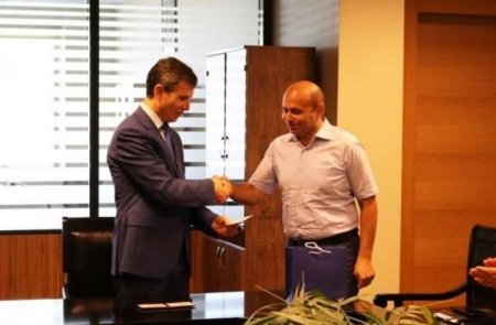 Göygöl və Daşkəsən camaatı da onun “yanan barmağa su tökməsini” görməyib... Göygöl və Daşkəsən camaatı da onun “yanan barmağa su tökməsini” görməyib...