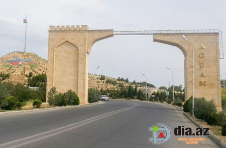 "Kimdən qorxurlar, onun evini TƏMİR EDİRLƏR, PULUMUZU ALA BİLMİRİK"