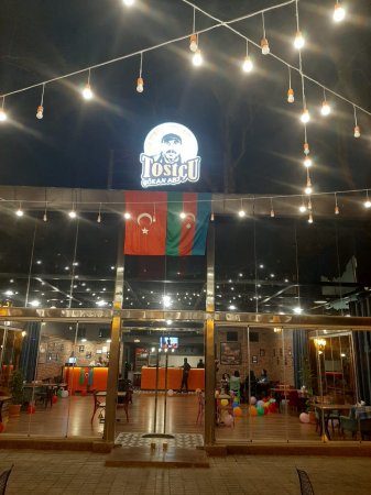 Niyazi Bayramov gələndən bu meydan bayraqsız qalıb... Niyazi Bayramov gələndən bu meydan bayraqsız qalıb...