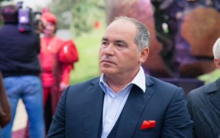 İşçiləri azərbaycanlı milyarderə qarşı piketə hazırlaşır İşçiləri azərbaycanlı milyarderə qarşı piketə hazırlaşır