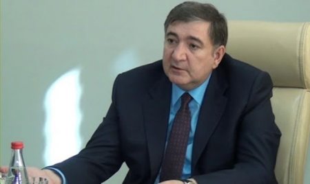 NÖVBƏSİNİ GÖZLƏYƏN FAZİL MƏMMƏDOV... NÖVBƏSİNİ GÖZLƏYƏN FAZİL MƏMMƏDOV...