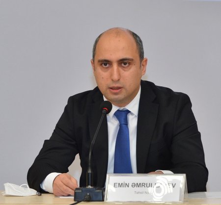 Emin Əmrullayevə «OXU» dərsi Emin Əmrullayevə «OXU» dərsi