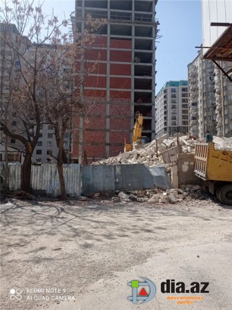 “RNQ Group” MMC qanunsuz şəkildə binanı söküb... “RNQ Group” MMC qanunsuz şəkildə binanı söküb...