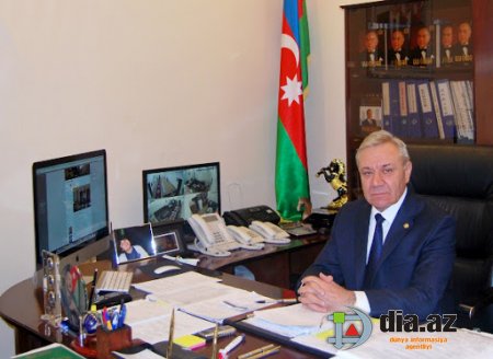 İDDİA: Rektor nazirliyin komissiyasını qovub... İDDİA: Rektor nazirliyin komissiyasını qovub...