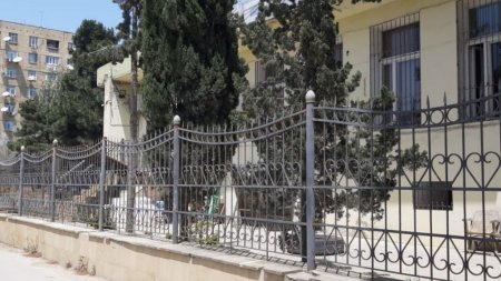 “Burda bizik, bağdadda kor xəlifə, get, əlin hara çatır, şikayət elə” “Burda bizik, bağdadda kor xəlifə, get, əlin hara çatır, şikayət elə”