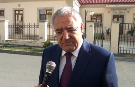 "Qazi anasına hörmətiniz budur?!"