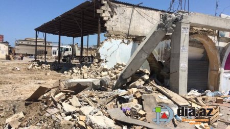 Dükanları sökülən Sahibkarlar Sumqayıt İcra Hakimiyyətini məhkəməyə verdilər Dükanları sökülən Sahibkarlar Sumqayıt İcra Hakimiyyətini məhkəməyə verdilər