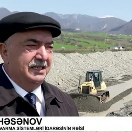Gənc başçı da bu məmuru GÖRMÜR? Gənc başçı da bu məmuru GÖRMÜR?