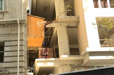 Daha bir TİKİNTİ ÖZBAŞINALIĞI: Ev demək olar ki, havada qalıb... Daha bir TİKİNTİ ÖZBAŞINALIĞI: Ev demək olar ki, havada qalıb...