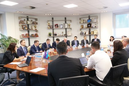Rəqəmsal İnkişaf və Nəqliyyat Naziri Azercell rəhbərliyi ilə görüş keçirib Rəqəmsal İnkişaf və Nəqliyyat Naziri Azercell rəhbərliyi ilə görüş keçirib