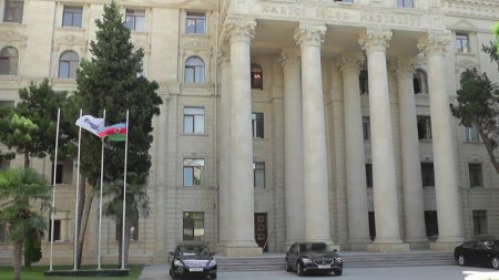 Rəsmi Bakı düşməni Rəsmi Bakı düşməni