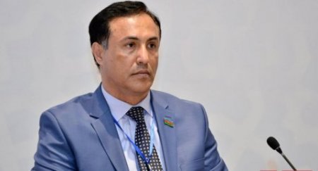 "Bu dövlətin lideri dünya liderləri arasında ən ön cərgədə dayanır" "Bu dövlətin lideri dünya liderləri arasında ən ön cərgədə dayanır"