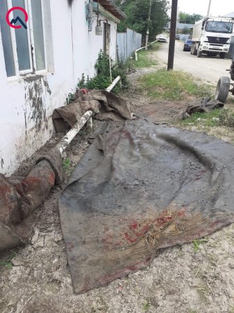 “Evimizi sel basıb, 5 aydır ki, iki uşaqla çöllərdə qalmışıq” “Evimizi sel basıb, 5 aydır ki, iki uşaqla çöllərdə qalmışıq”