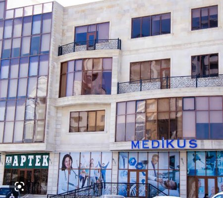 Qalib həkim dövlətin imkanlarını özünə necə sərf edib... Qalib həkim dövlətin imkanlarını özünə necə sərf edib...