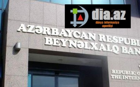 Bu bank müştərisi ilə məzələnir... Bu bank müştərisi ilə məzələnir...