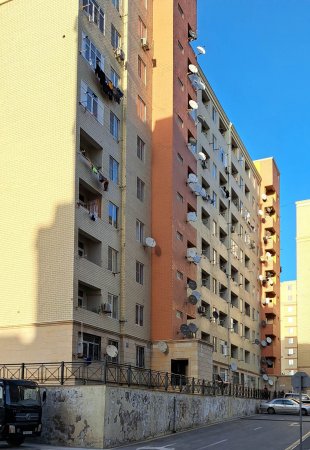 BU NƏDİ BELƏ: `Kristal Abşeron`un zəlzələyə qarşı GÜLMƏLİ TƏDBİRİ BU NƏDİ BELƏ: `Kristal Abşeron`un zəlzələyə qarşı GÜLMƏLİ TƏDBİRİ