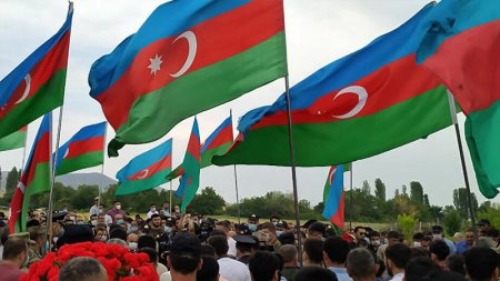 Azərbaycanda daha bir neçə partiya fəaliyyətini dayandıracaq Azərbaycanda daha bir neçə partiya fəaliyyətini dayandıracaq