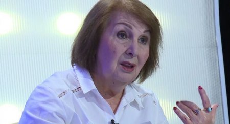 "Evimdə 4 televizor var, efirlərdən nigaranam, ona görə də izləyirəm" "Evimdə 4 televizor var, efirlərdən nigaranam, ona görə də izləyirəm"