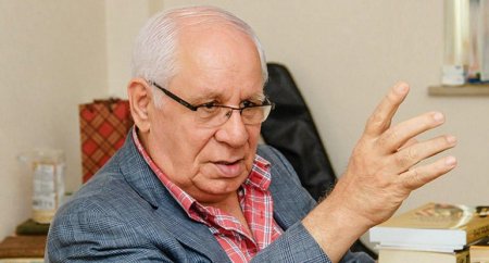 “Müğənni çıxır əcaib bədən quruluşu ilə oynayır, bizim uşaqlar axı bilmir bu yaxşıdır yaxud pis?!” “Müğənni çıxır əcaib bədən quruluşu ilə oynayır, bizim uşaqlar axı bilmir bu yaxşıdır yaxud pis?!”