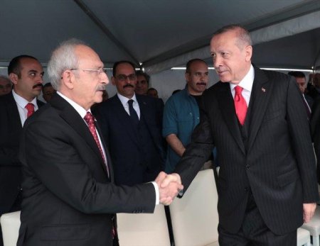 Bu trolların demokratiya ilə əlaqəsi yoxdur... Bu trolların demokratiya ilə əlaqəsi yoxdur...