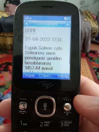 “Sənə pensiya düşmür, texniki xəta nəticəsində SMS səhv gəlib” “Sənə pensiya düşmür, texniki xəta nəticəsində SMS səhv gəlib”