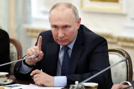 Putin qısa müddətdə iki dəfə çıxış edibsə... Putin qısa müddətdə iki dəfə çıxış edibsə...