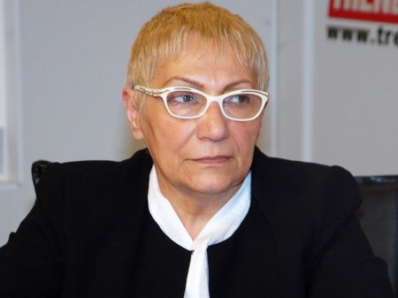 "İstədim xatırladam ki, bəs mənim keçirdiyim insult, mədə qanaxması...?” "İstədim xatırladam ki, bəs mənim keçirdiyim insult, mədə qanaxması...?”