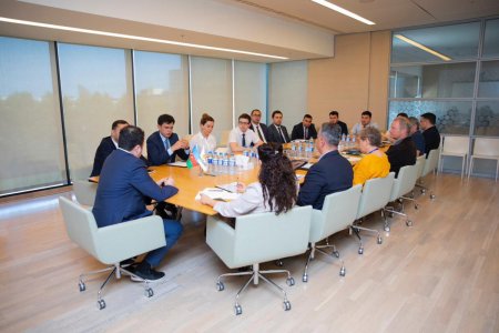 “AzerGold” QSC və CASPISNET arasında görüş keçirilib “AzerGold” QSC və CASPISNET arasında görüş keçirilib