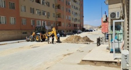 Ağalar Vəliyevin nəyinə lazımdır ki, bu insanlar öldümü... qaldımı... Ağalar Vəliyevin nəyinə lazımdır ki, bu insanlar öldümü... qaldımı...