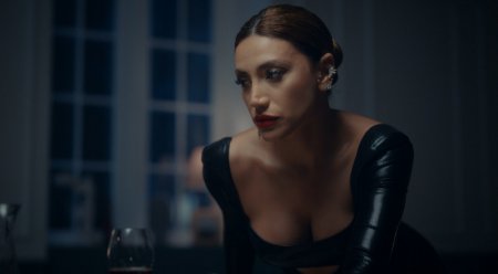 Röya Ayxanın yeni klipi... Röya Ayxanın yeni klipi...