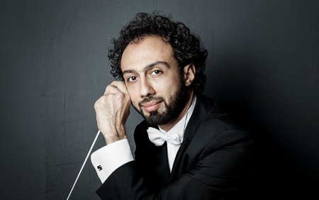 Əməkdar artistin anasının yaşadığı evlə bağlı qalmaqal Əməkdar artistin anasının yaşadığı evlə bağlı qalmaqal